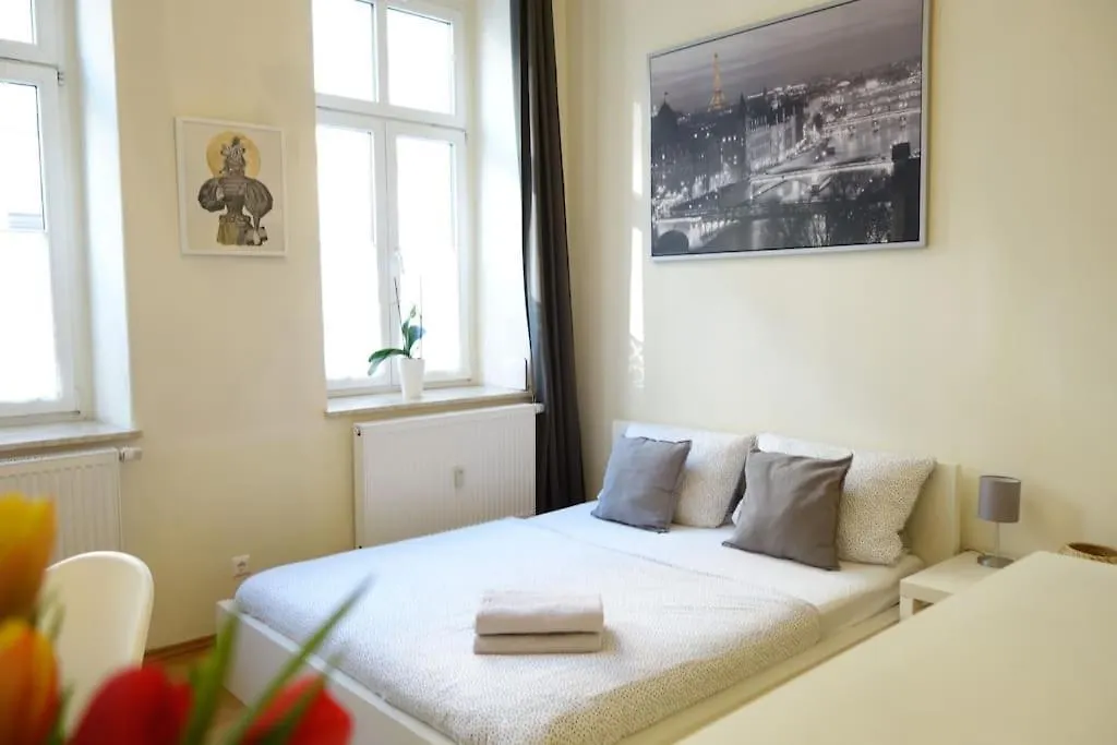 Apartment Cosy Apt Nearby Station Neustadt In It-District Dresden